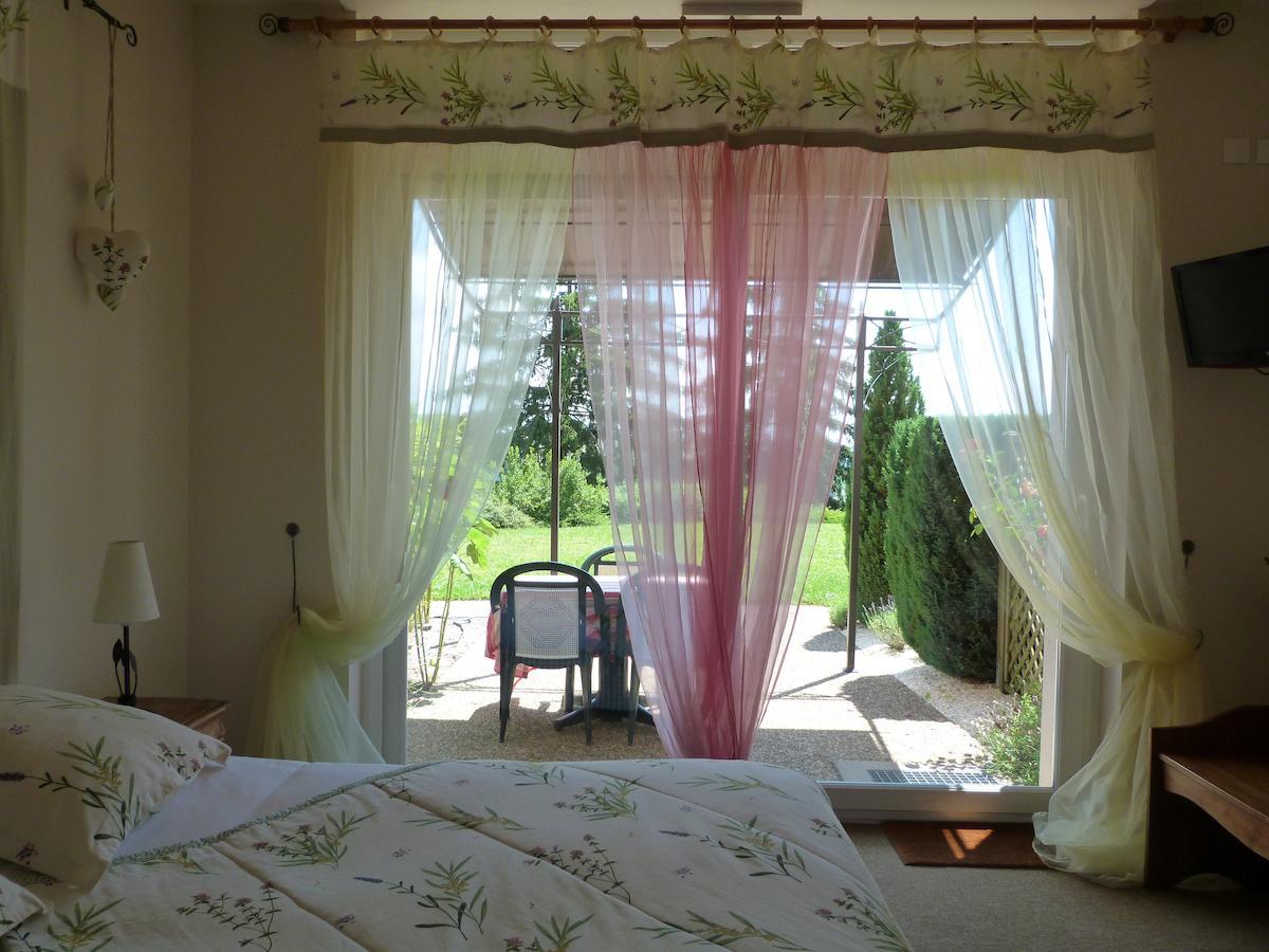 Hotel La Terrasse Marnand Oda fotoğraf